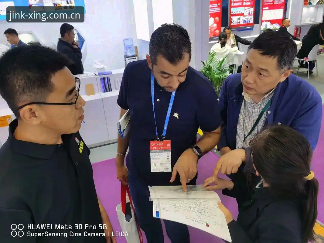 亚星娱乐安卓APP下载推荐 亚星体育平台使用实测:从下载到注册的完整攻略